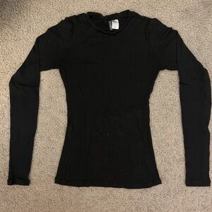 H&M Black Long Sleeve Women's Tee